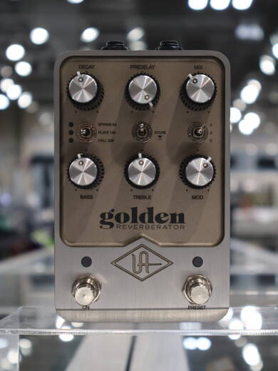 Universal Audio Golden Reverberator Stereo Effects Pedal